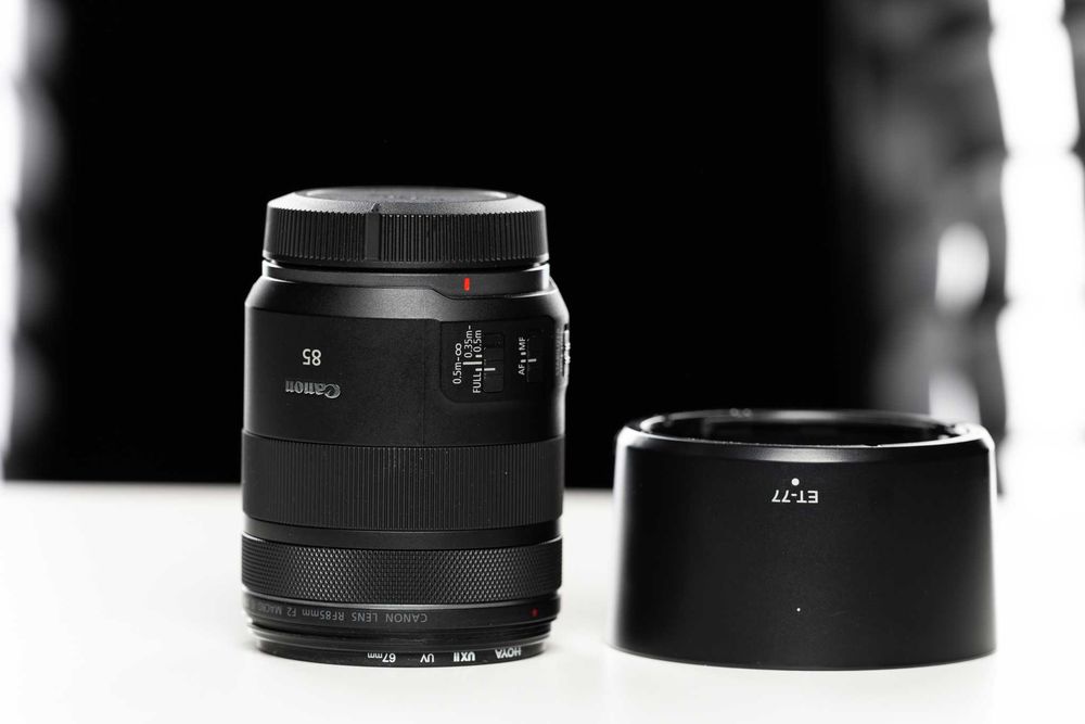 Продавам Canon RF 85mm f/2 Macro IS STM