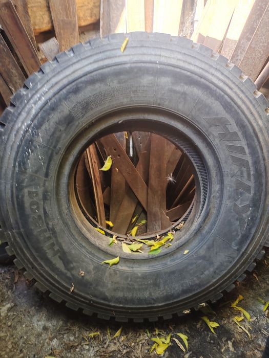 Шина 11.00. R20  хх