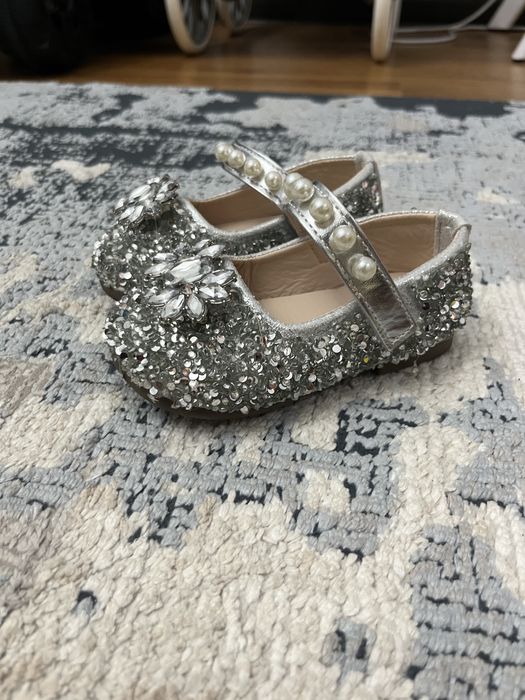 Продам туфли для девочки б/у