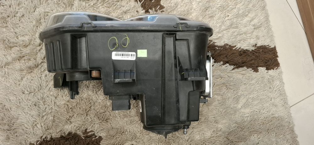 Dodge Challenger ляв фар Varroc OEM 2015+