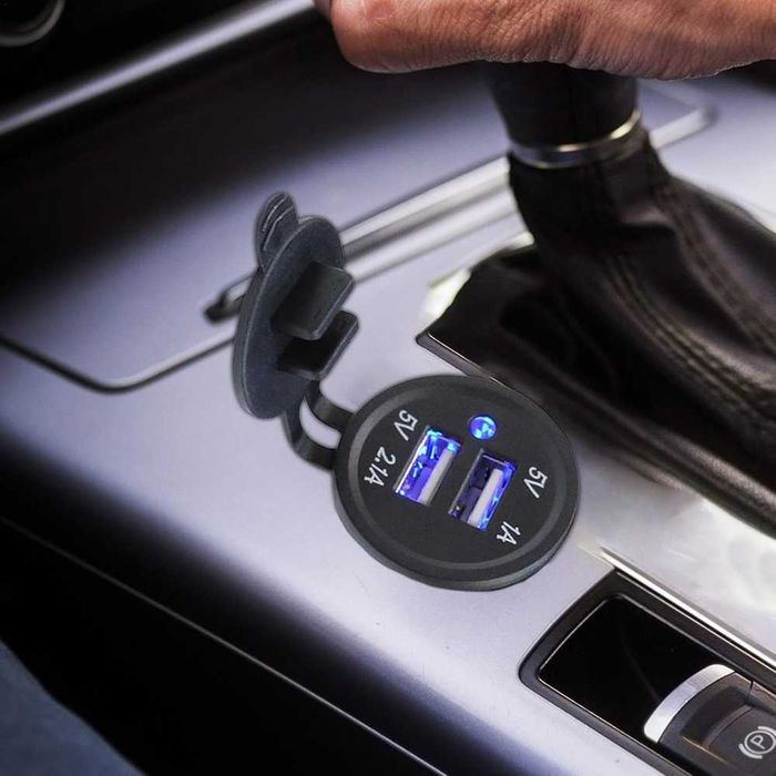 USB зарядно с 2 гнезда за вграждане в таблото 12/24V - 1A/2.1A