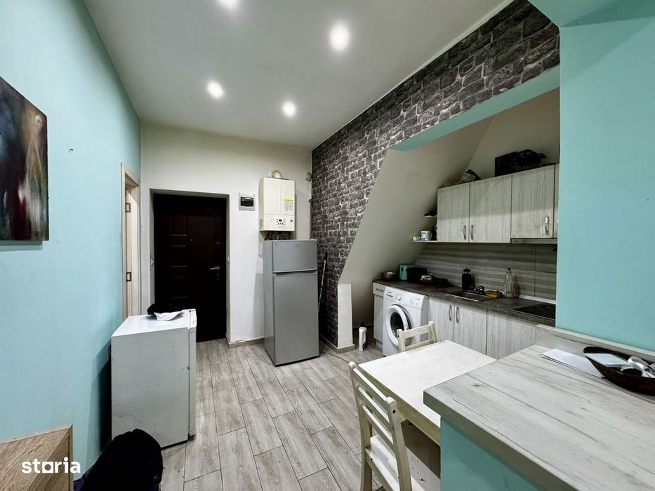 Apartament situat in zona centrala, etaj 1, centrala proprie