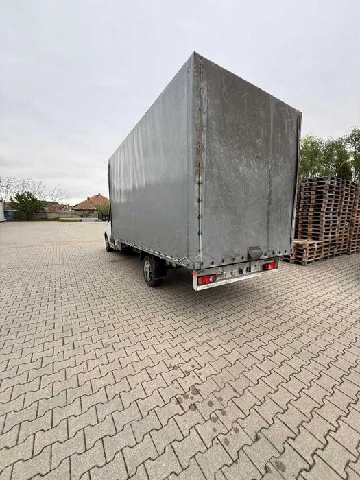 Autoutilitara Opel Movano