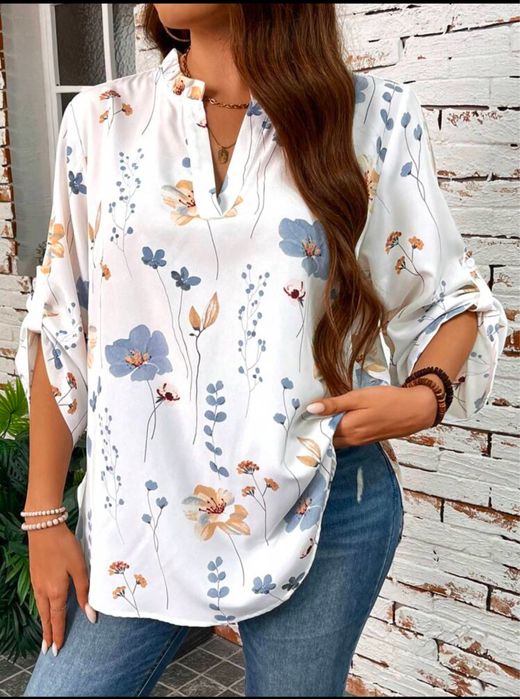 Бяла риза с цветя
