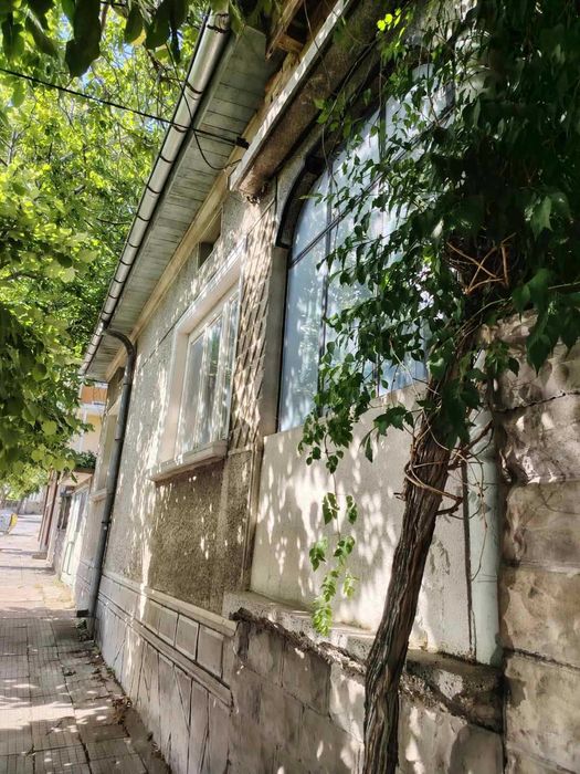 Едноетажна тухлена къща 107 м2 в кв. Дивдядово, общ. Шумен