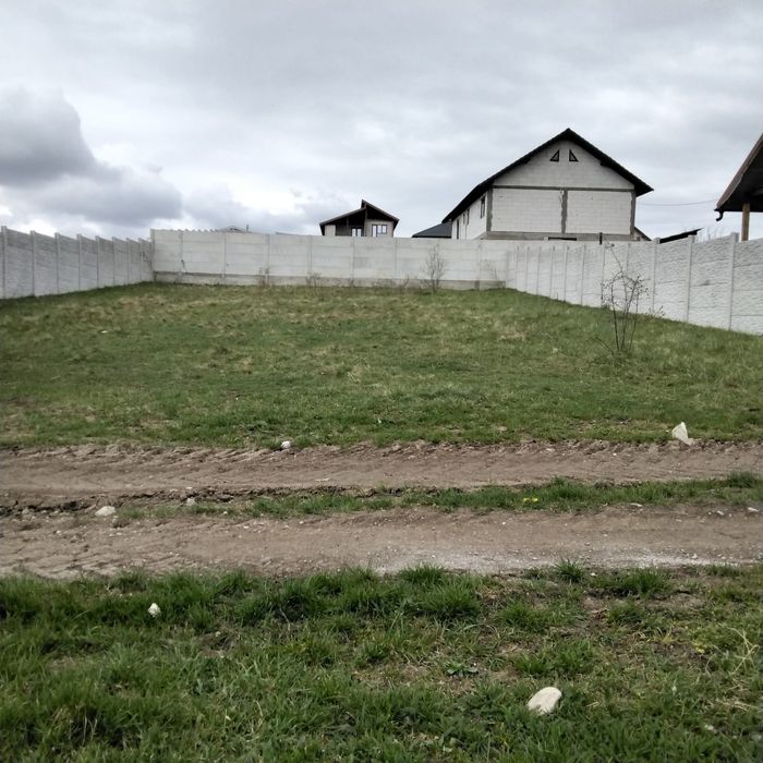 Vanzare teren intravilan+proiect casa aprobat