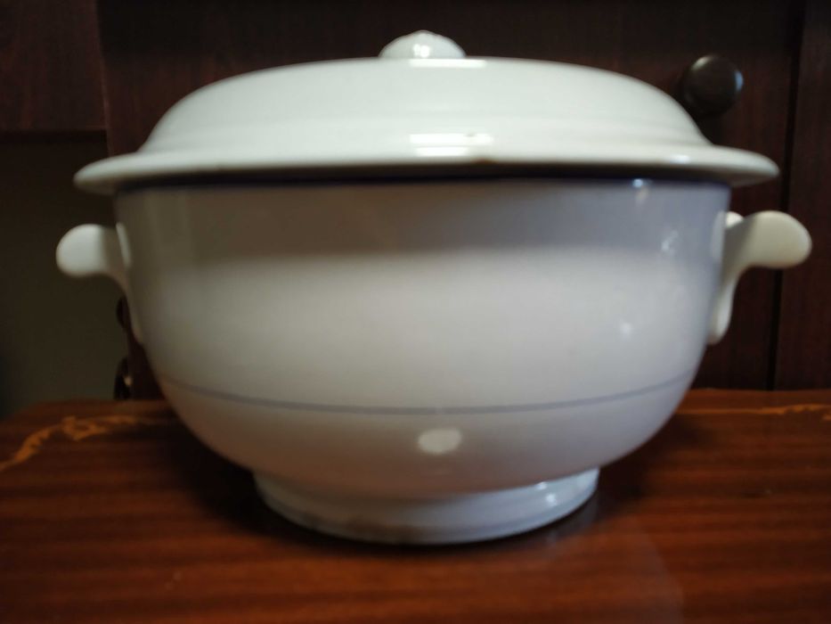 Супница. Фарфор. "Кузнецов М.С". Х1Х век.