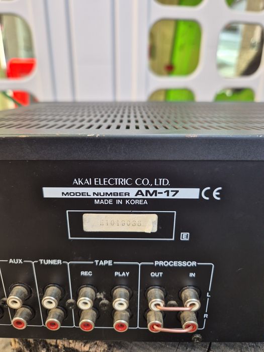 Усилвател Akai AM-17