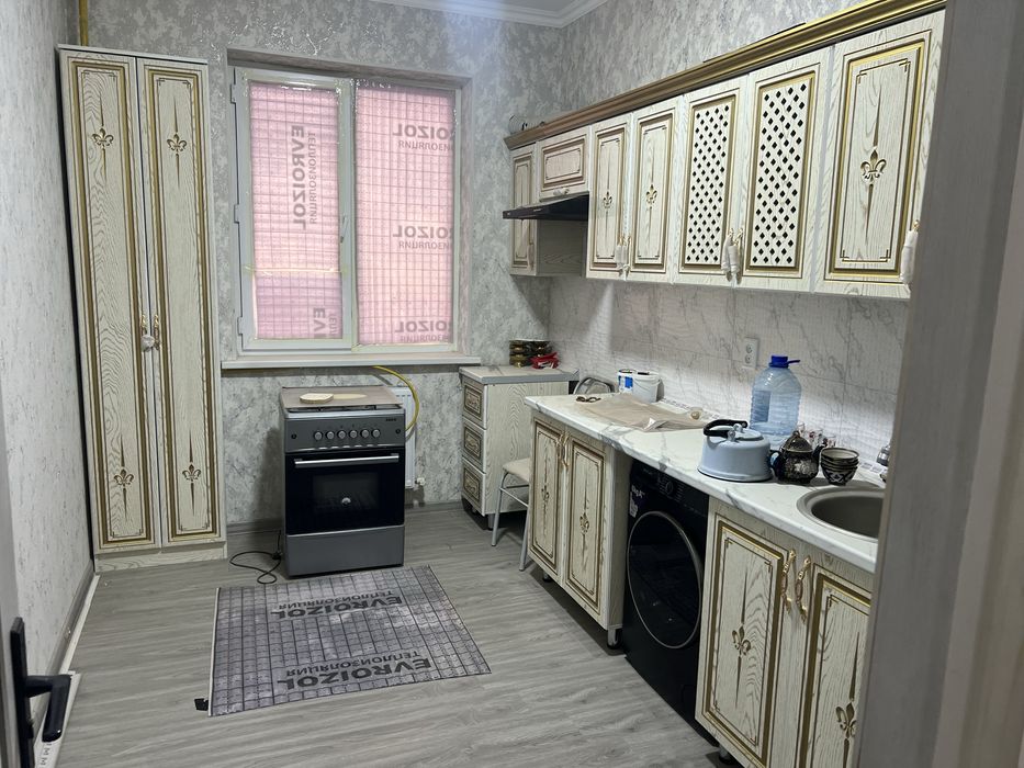 1 xonali kvartira sotiladi