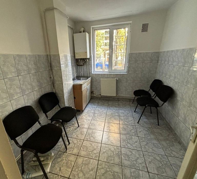 Apartament central, parter , birouri , spatiu comercial