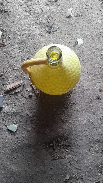 Стъклени дамаджани