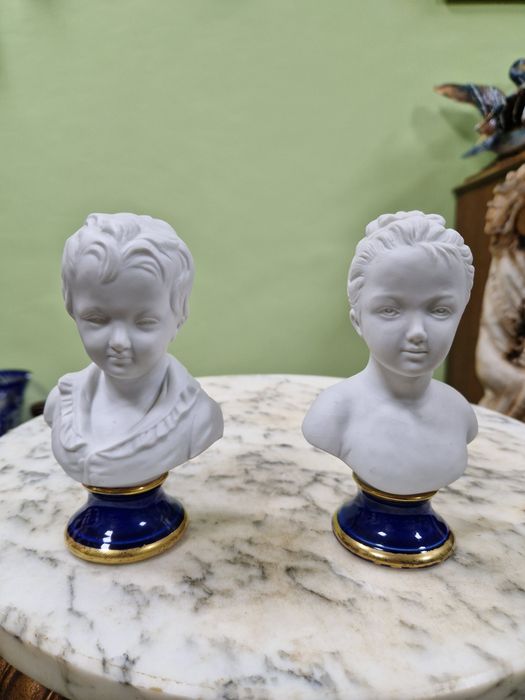 Чифт Уникални антикварни порцеланови бюстове Capodimonte