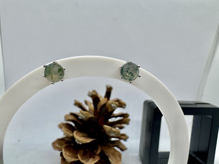 Сребърни обеци с естествен мъхов ахат 1.5 карата