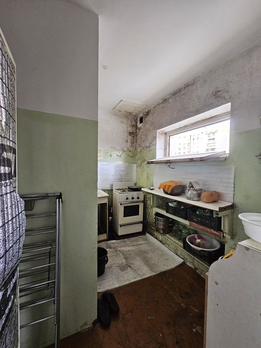 Kvartira sotiladi Shayxontoxur jar ariq 1^2/2/9  42m²