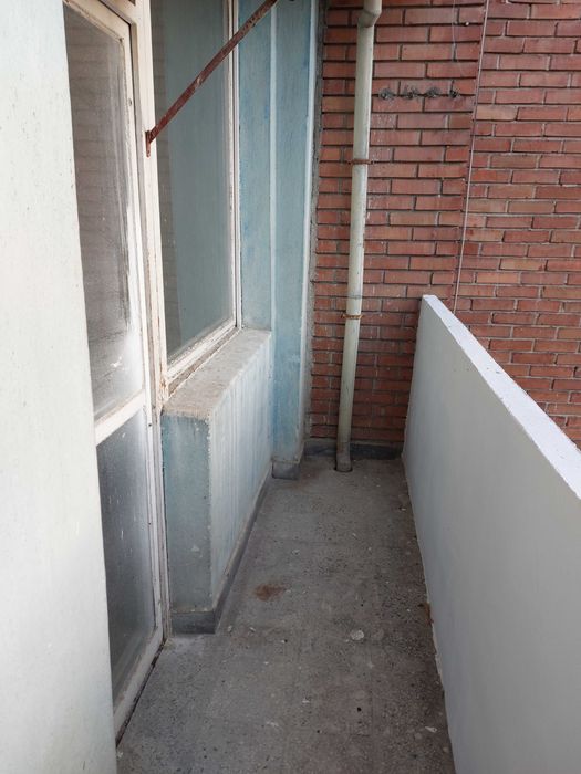 Продава тухлен апартамент в центъра до Енергото