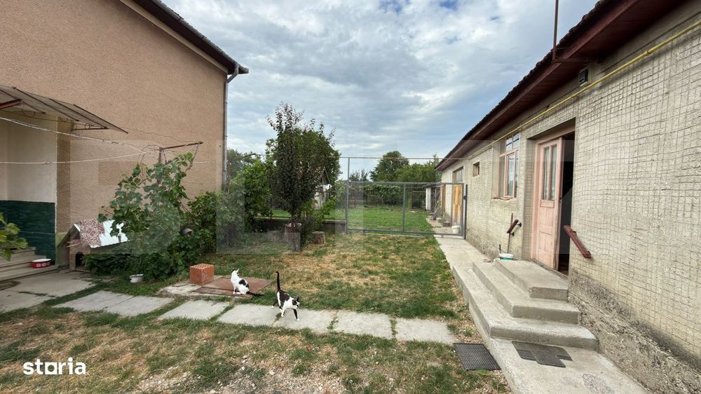 Casa in Caraseu P+1E– 180 mp, teren de 12 ari, anexa locuibila si ga
