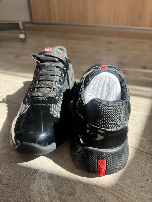 Prada cups noi cu eticheta