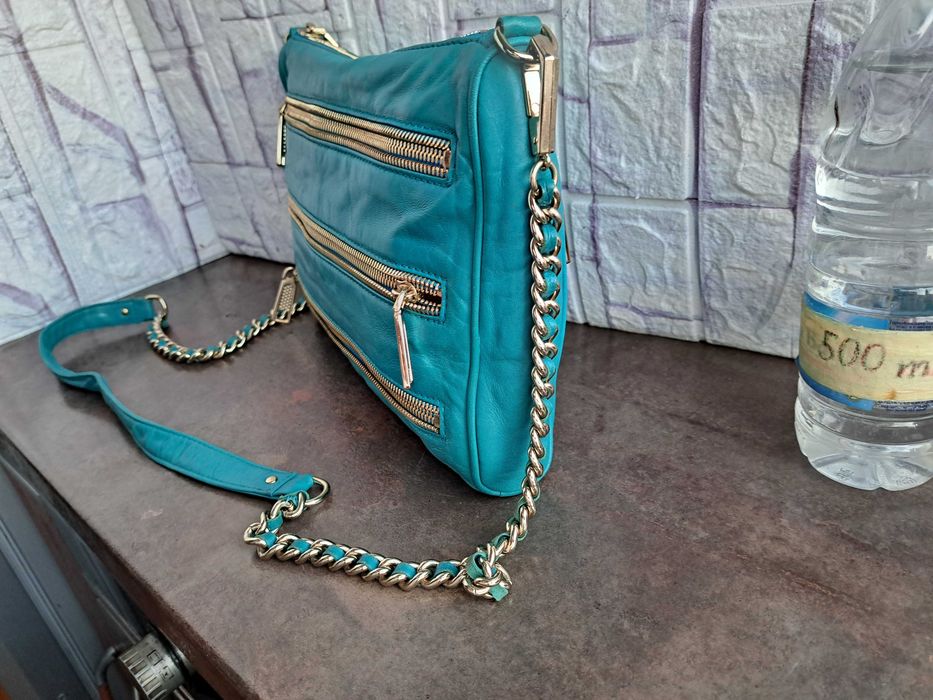 дамска чанта,малка кожена чантичка Rebecca Minkoff -естествена кожа,синя