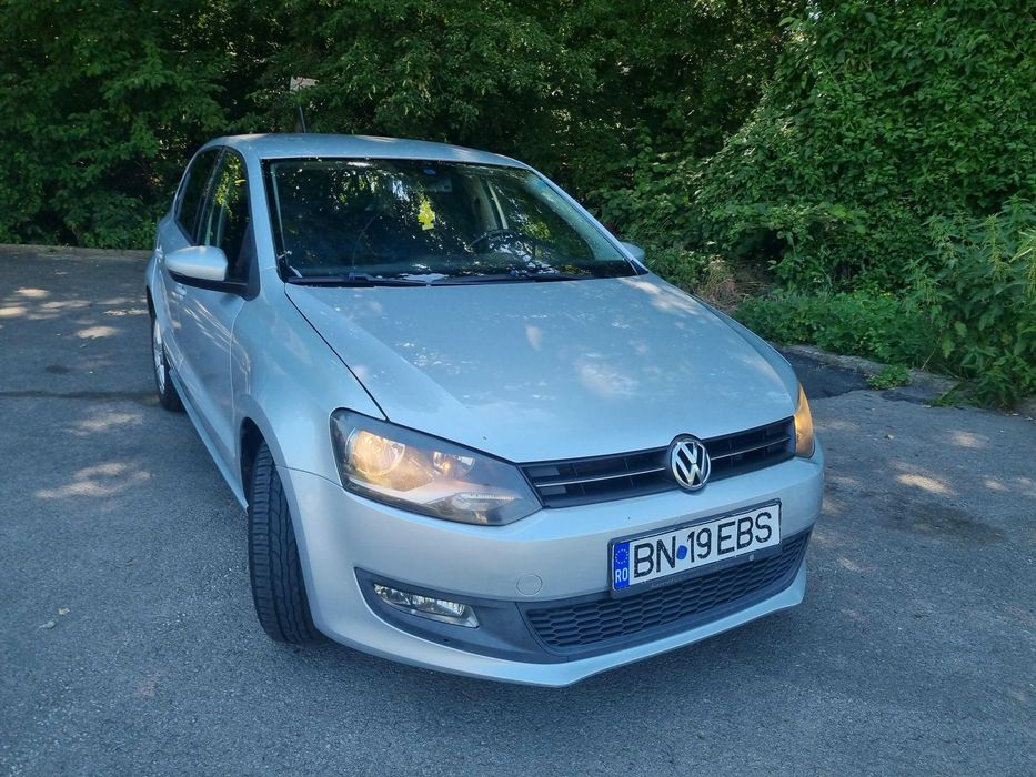 VOLKSWAGEN Polo