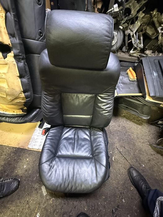 Продам сидения на бмв е39