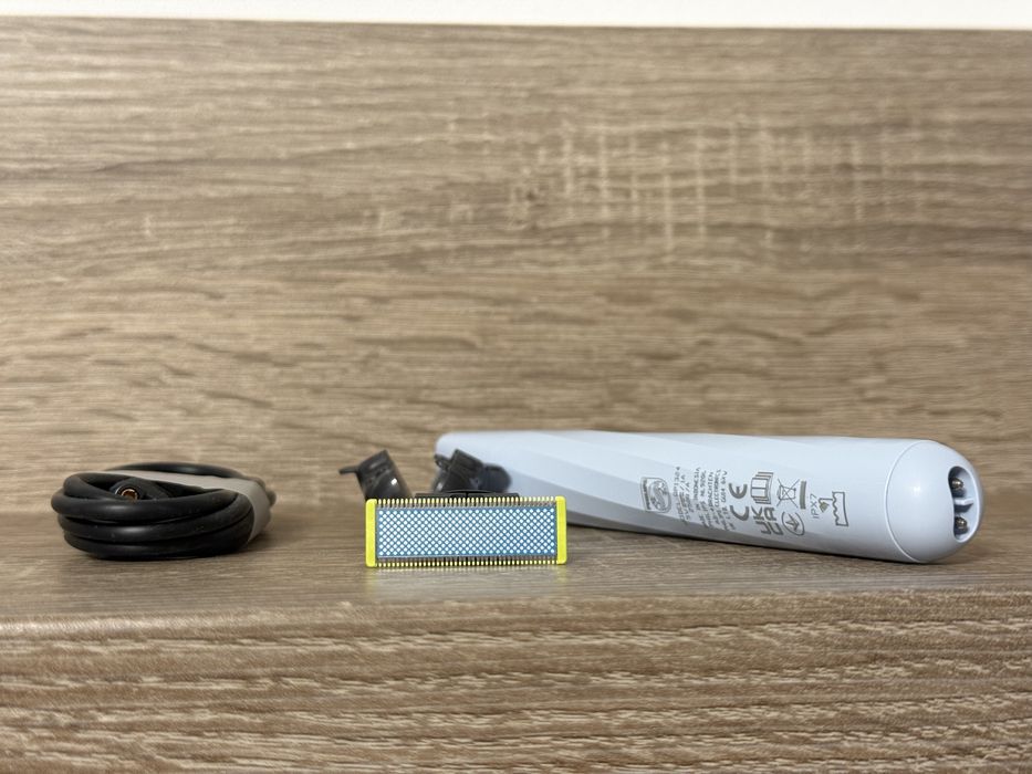 Aparat de barbierit si tuns Philips OneBlade QP1324