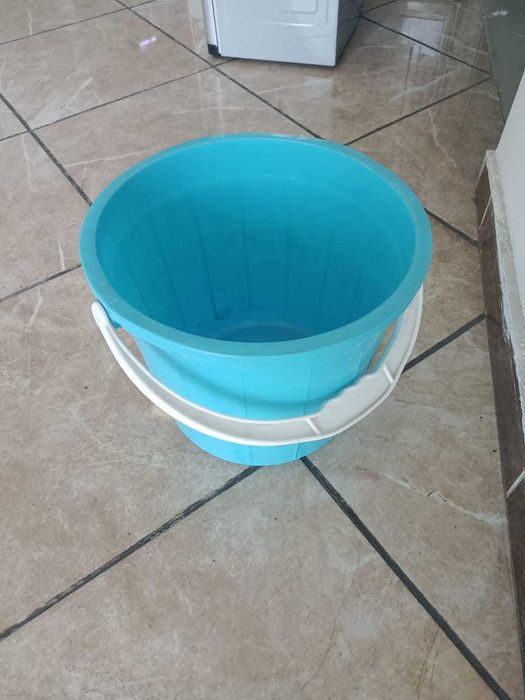 Продам ведро голубой