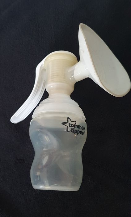 Vând pompa de muls,manuala, Tommee Tippee