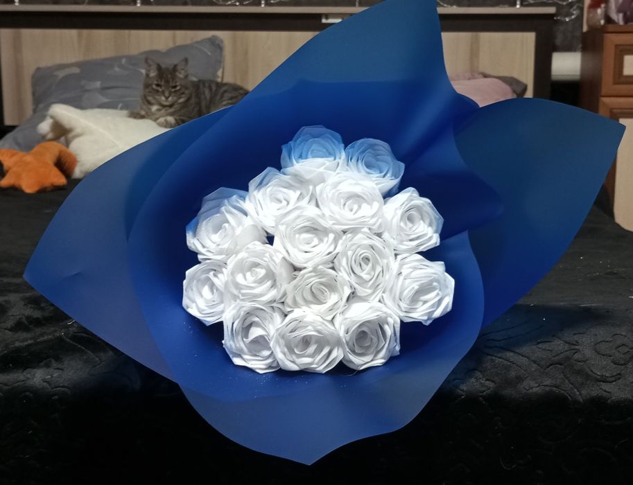 Розы из атласных лент