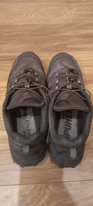 Продавам чисто нови маратонки за джогинг на фирмата Зара