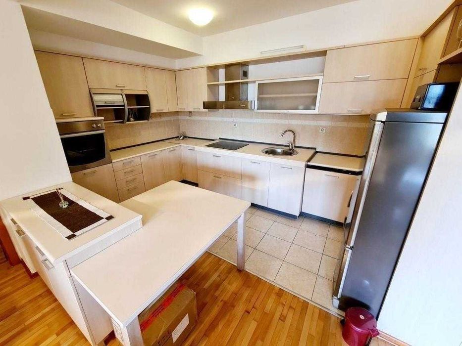 Дава се под наем Двустаен апартамент в Бургас, Братя Миладинови - 50 кв.м за 188.7 € - Снимка #2