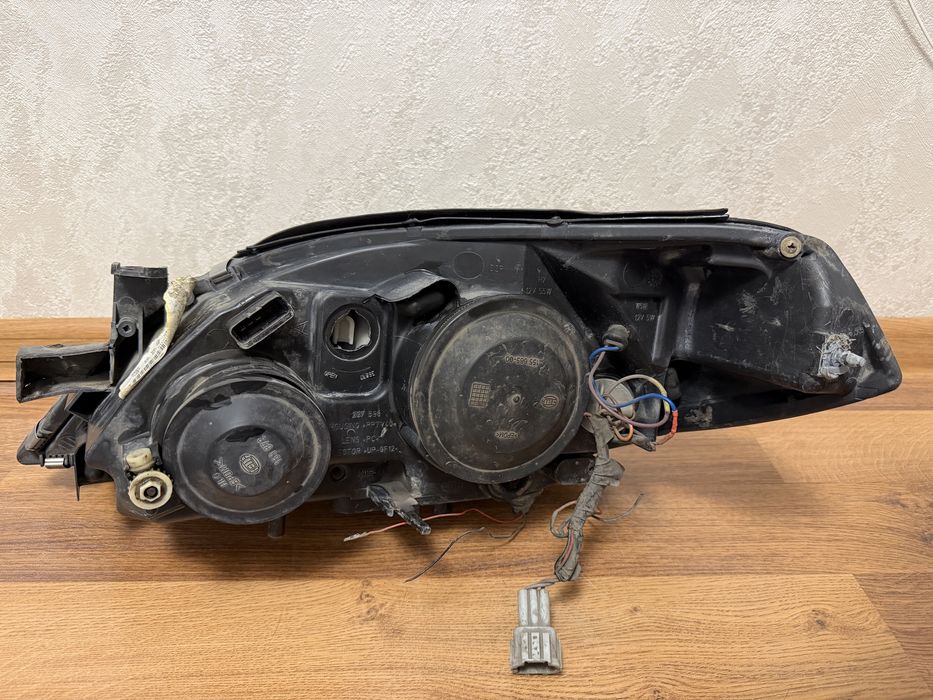 Продам фары на nissan primera p12