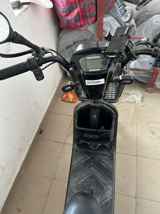 Продается скутер ск8