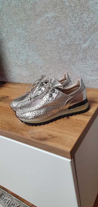 Кросовки Basconi Турция  размер 37 38