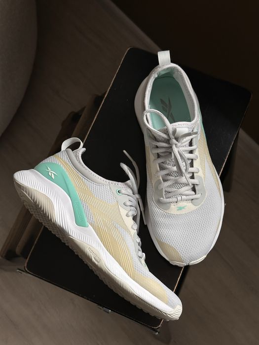 Кроссовки Reebok и Nike оригинал