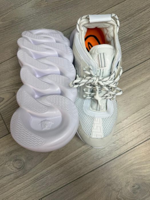 Versace chain reaction