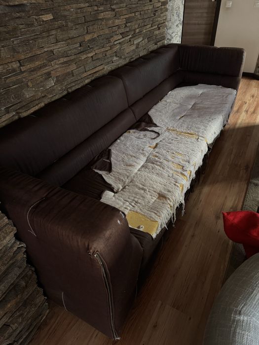 Подарява се диван при взимане от място