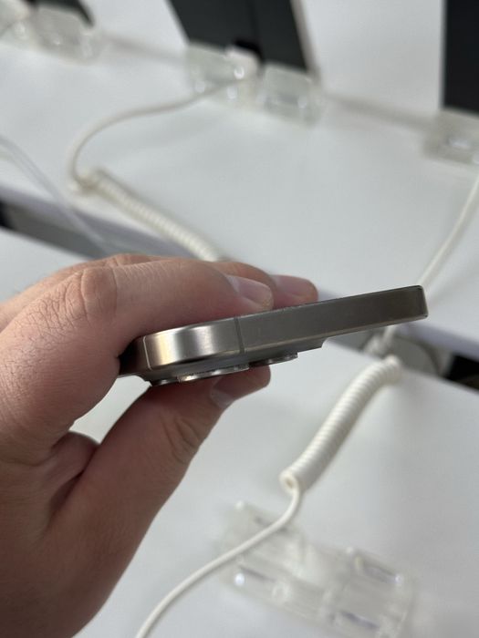 Айфон 15про 128гб 83%