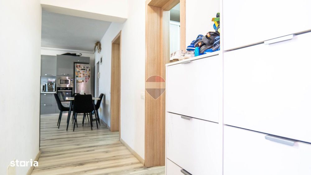 Apartament cu 3 camere de vânzare