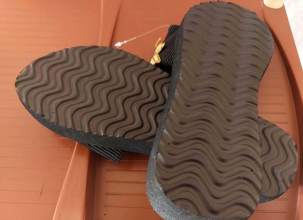 Продам женские шлёпанцы