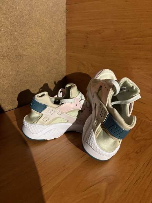 Дамски спортни маратонки Nike