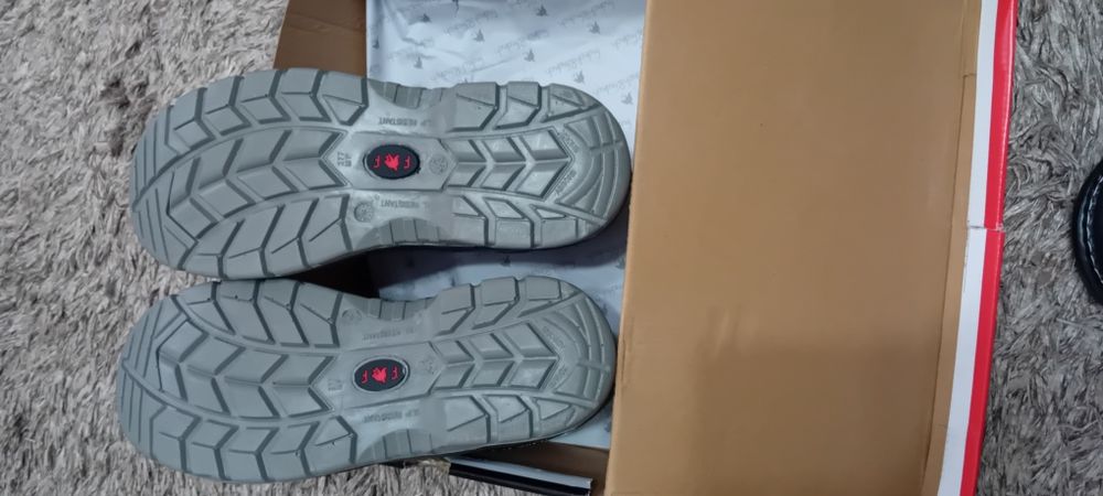 Bocanci lucru cu bombeu metalic