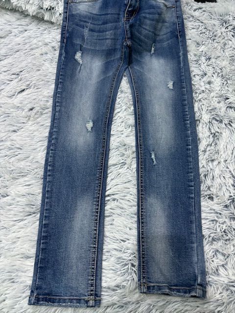 Детско яке,пролет/есен.-25лв.И Детски дънки.цена-15лв.