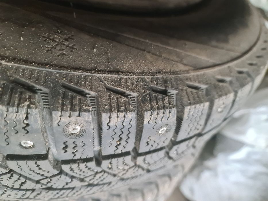 Комплект зимних колёс с дисками.