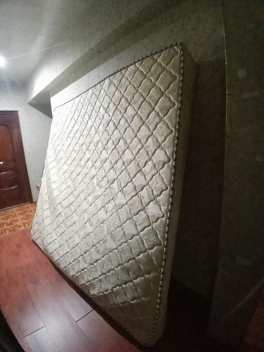 Матрас двухспальний. Чистый пользовано аккуратно