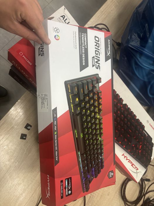 Продам клавиатуру Hyper x и Logitech