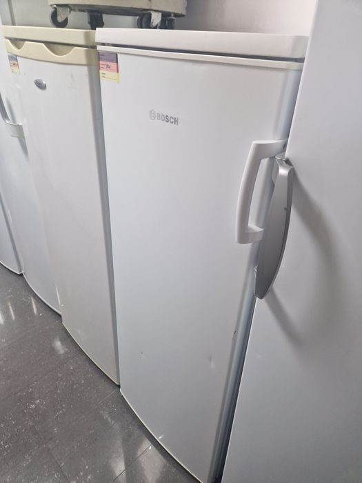 Хладилник охладител Bosch A++ 143 см 198 литра