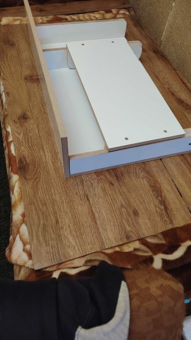 продаётся пеленальный столик на комод.