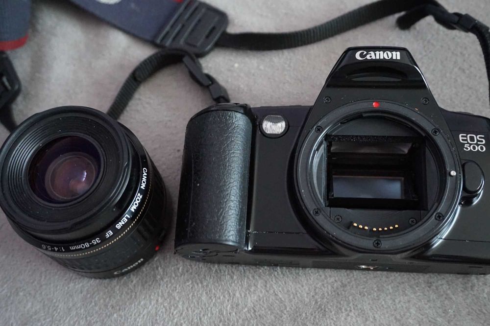 CANON eos 500  , in stare foarte buna
