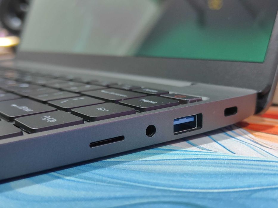 Chuwi CoreBook X - 12450H - 16GB RAM - 512 GB - 14"