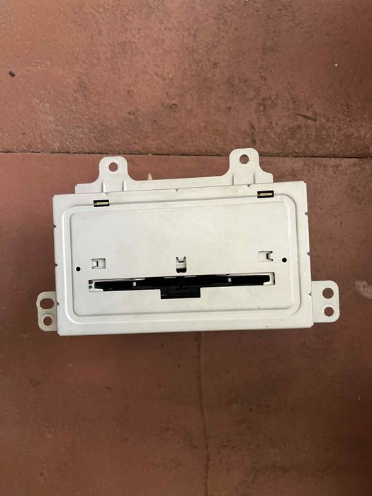 Продавам Дисплей и Навигация